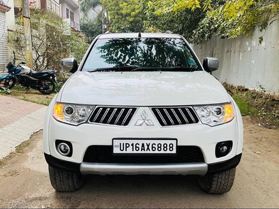 Used 2015 Mitsubishi Pajero Sport 2.5 MT for sale at Rs. 6,45,000 in Lucknow