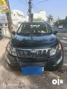 Black Xuv 500 in clean condition is available on sale
