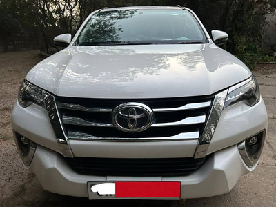 Toyota Fortuner 2.8 4x2 AT [2016-2020]