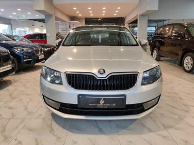 Used 2015 Skoda Octavia [2013-2015] Elegance 1.8 TSI AT for sale at Rs. 12,50,000 in Bangalo