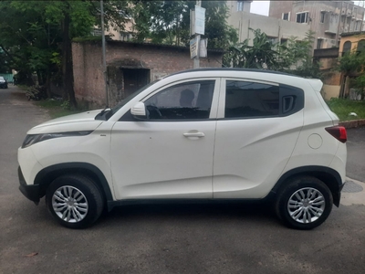 2017 Mahindra KUV100 K4 Petrol 6 Seater (2016-2017)