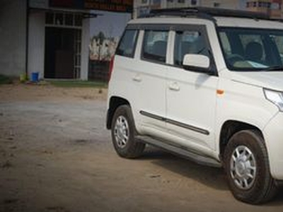 2017 Mahindra TUV 300 T6 Plus