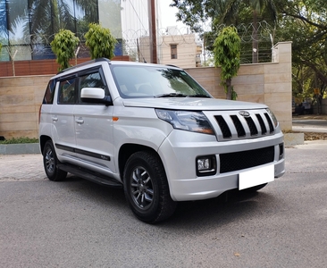 Mahindra TUV 300 T10 AMT