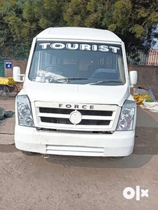 Force Traveller 12 Seater