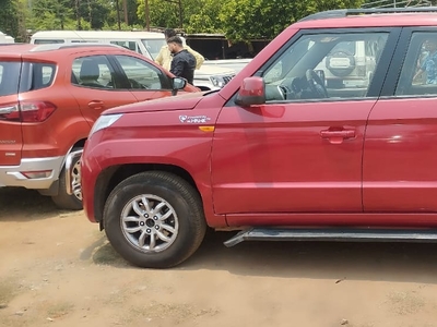 2016 Mahindra TUV300 T8