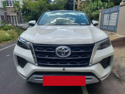 Toyota Fortuner 4X2 AT 2.8 Diesel