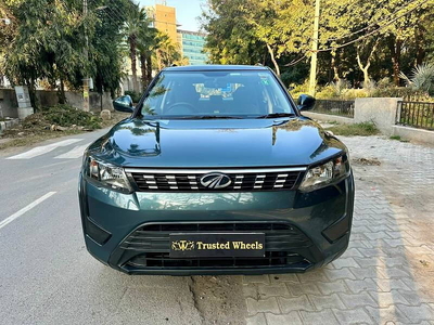 Mahindra XUV300 W6 1.5 Diesel AMT [2020]