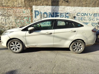 Ford Fiesta Style Petrol MT [2011-2014]