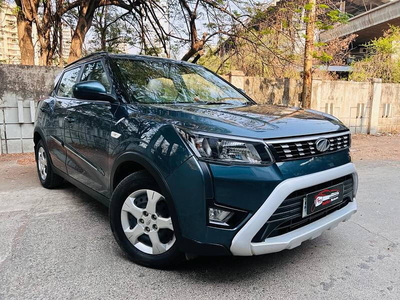 Mahindra XUV300 W6 1.2 Petrol AMT [2021]