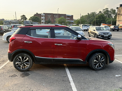 Mahindra XUV300 1.5 W8 AMT [2019-2020]