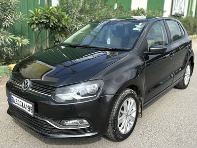 Used 2015 Volkswagen Polo [2014-2015] Highline1.2L (P) for sale at Rs. 3,95,000 in Delhi