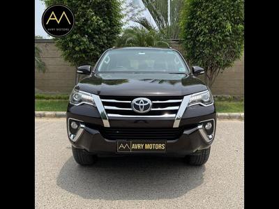 Used 2017 Toyota Fortuner [2016-2021] 2.8 4x4 AT [2016-2020] for sale at Rs. 27,50,000 in Delhi