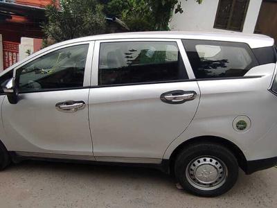 Mahindra Marazzo M2 8 STR