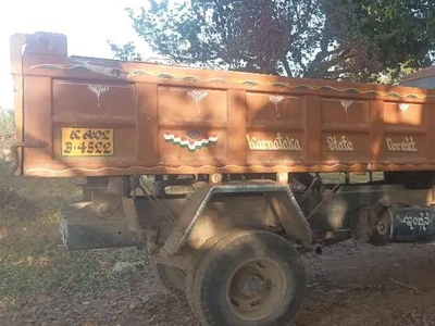 709 tipper running condition. Suitable for metirial supply