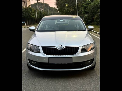 Used 2014 Skoda Octavia [2013-2015] Style TDI AT for sale at Rs. 8,00,000 in Chandigarh