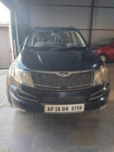 Mahindra XUV 500 - 2012