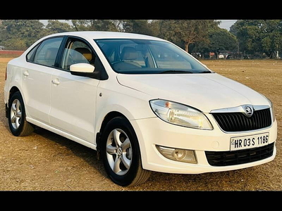 Used 2014 Skoda Rapid [2014-2015] 1.5 TDI CR Elegance for sale at Rs. 3,95,000 in Chandigarh