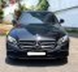 2019 Mercedes-Benz E-Class E 300 SportStyle Avantgarde Line Hitam -