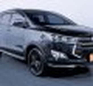2019 Toyota Venturer Hitam -