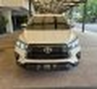 2021 Toyota Venturer 2.4 Q A/T Diesel Putih -