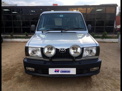 Used 2003 Toyota Qualis [2002-2004] FS F7 for sale at Rs. 4,35,000 in Hyderab