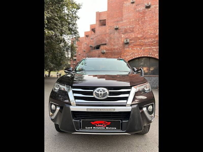 Used 2017 Toyota Fortuner [2016-2021] 2.8 4x4 AT [2016-2020] for sale at Rs. 29,00,000 in Delhi