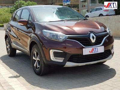 Used 2017 Renault Captur [2017-2019] RXL Petrol for sale at Rs. 6,90,000 in Ahmedab