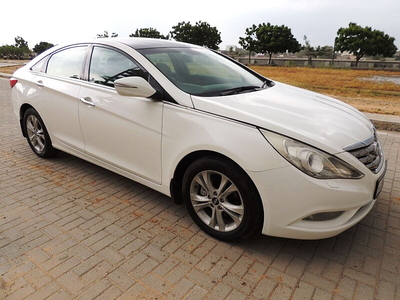 Used 2012 Hyundai Sonata 2.4 GDi AT for sale at Rs. 3,75,000 in Ahmedab