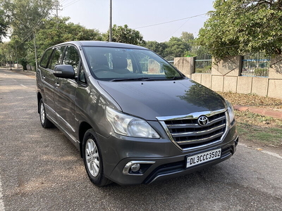 Used 2014 Toyota Innova [2013-2014] 2.5 VX 7 STR BS-III for sale at Rs. 8,25,000 in Delhi