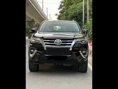 Used 2017 Toyota Fortuner [2016-2021] 2.8 4x4 AT [2016-2020] for sale at Rs. 26,00,100 in Delhi