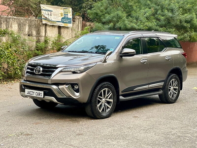 Used 2017 Toyota Fortuner [2016-2021] 2.8 4x4 AT [2016-2020] for sale at Rs. 27,75,000 in Delhi