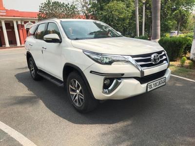 Used 2017 Toyota Fortuner [2016-2021] 2.8 4x4 MT [2016-2020] for sale at Rs. 27,50,000 in Delhi