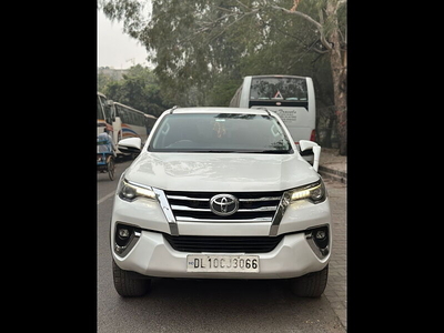 Used 2017 Toyota Fortuner [2016-2021] 2.8 4x2 MT [2016-2020] for sale at Rs. 23,00,000 in Delhi