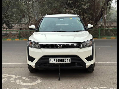 Mahindra XUV300 W6 1.2 Petrol AMT [2021]