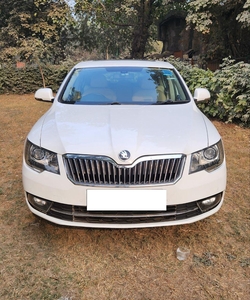 Skoda Superb Elegance 1.8 TSI AT