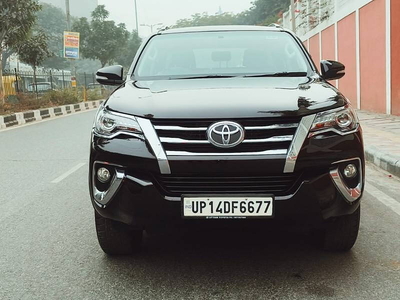 Used 2017 Toyota Fortuner [2016-2021] 2.8 4x2 MT [2016-2020] for sale at Rs. 24,00,000 in Delhi