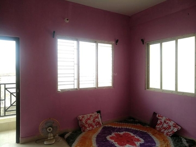 2 BHK Flat for rent in Paikpara, Kolkata - 813 Sqft