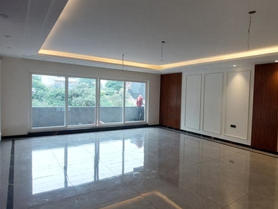 5bhk Builder Floor