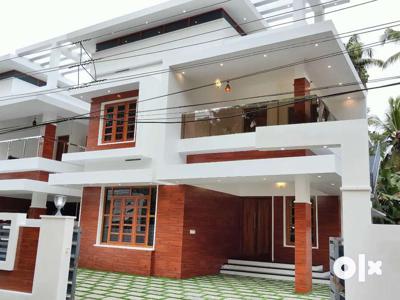 5BHK // 5 CENT BRAND NEW INDEPENDENT EXCELLENT HOUSE NEAR PEROORKADA