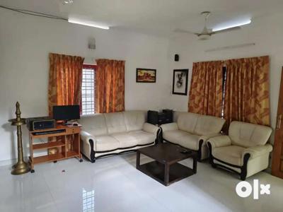5BHK HOUSE 2600 SQFT 5.5 CENT BEAUTIFUL SPACIOUS HOUSE RED BREAK USED
