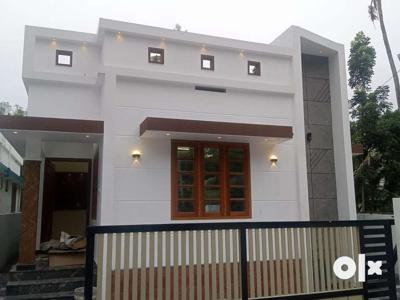 Varapuzha, Kottuvally,3 bed new house,44 lakhs nego