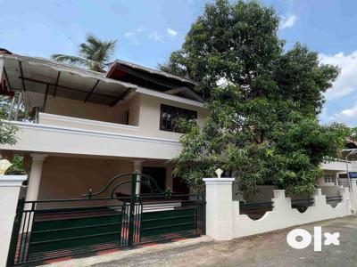 Villa in Kuttur 4.5 cent/1650sqft/3 BHK/72 Lakh/Thrissur