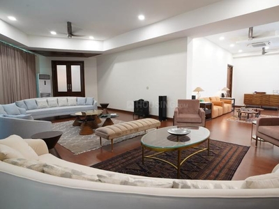 6 BHK Villa for rent in Vasant Kunj, New Delhi - 15000 Sqft