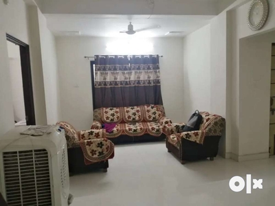 3 bhk semi furnished flat in good locality