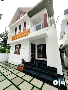 4 cent 1550 sqft 3 bed Newly house in north paravur near thathapally