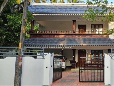 5 BHK House 2800 sqft in 14.5 cent For sale in Guruvayoor