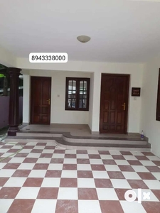 5 BHK house with Air conditioner for sale in ulloor,pulayanarkotta