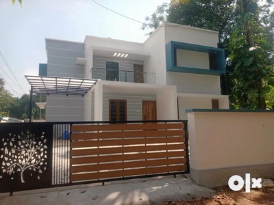 Kottiyam konnelmukku 6.5 cent plot 2000 sqft 4bhk house