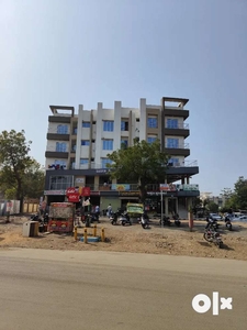 Ready to move flats with full facilities must visit cream location...