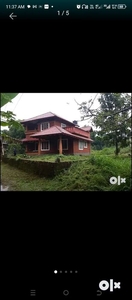 TRADITIONAL 4 BHK HOUSE WITH 10 CENT LAND